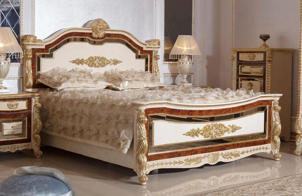 Casa Padrino Luxus Barock Doppelbett Weiß / Beige / Braun / Gold - Prunkvolles Massivholz Bett - Luxus Schlafzimmer Möbel im Barockstil - Barock ...