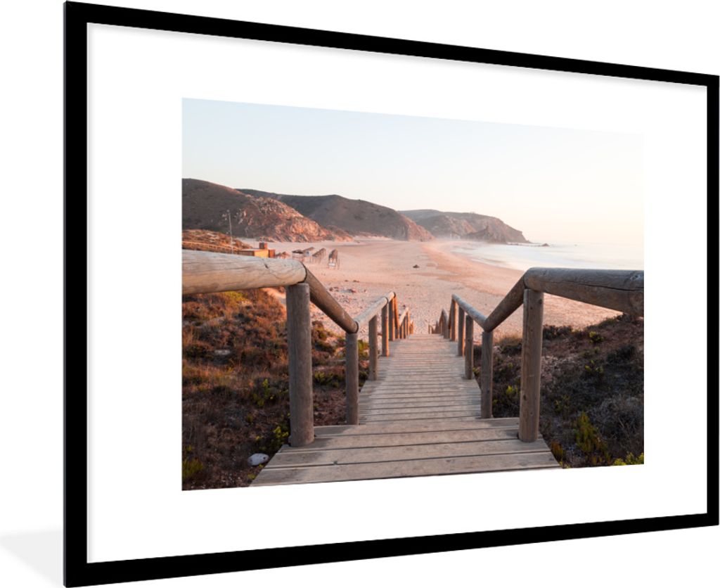 MuchoWow MuchoWow Gerahmtes Poster Treppe - Küste - Sand 90x60 cm - Poster mit zchwarzem Bilderrahmen - Wanddekoration - Fotos