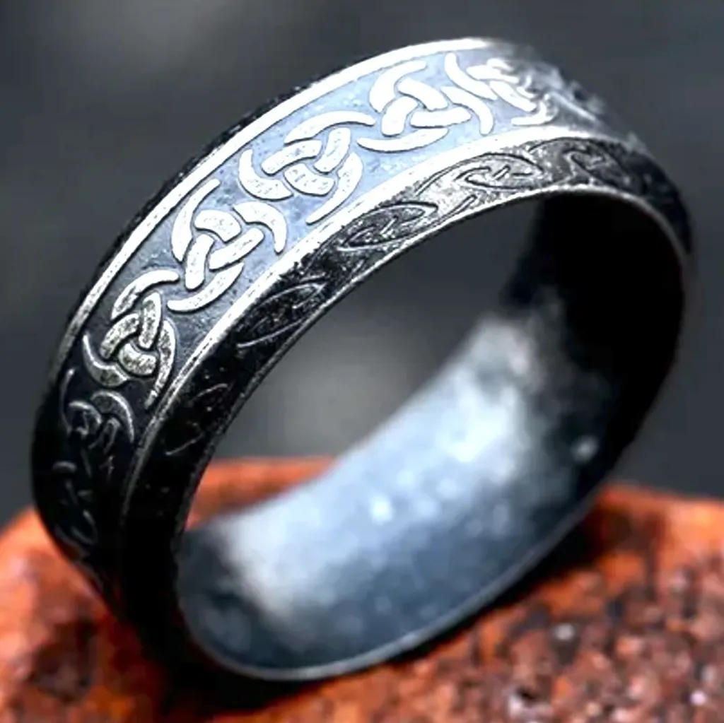 Anello Uomo Nero 57mm KP31998 Eleganza Celtica | Gioielleria Trendy - 1