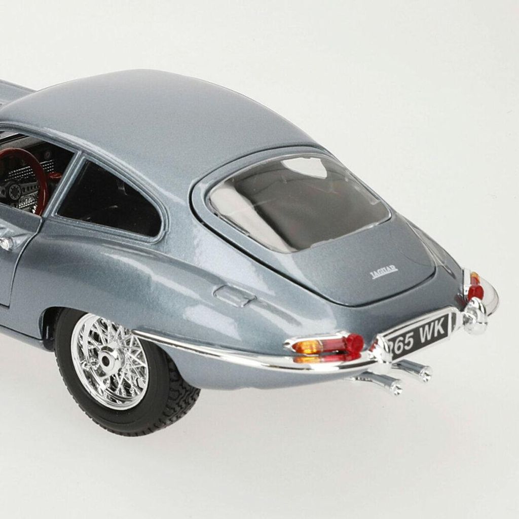 ミニカー 1961 JAGUAR  E-TYPE BBURAGO Jaguar E-type Coupe 1961 1:18, Model samochodu