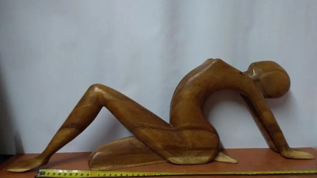 Statue en bois de suar 60cm pour décoration de salon moderne