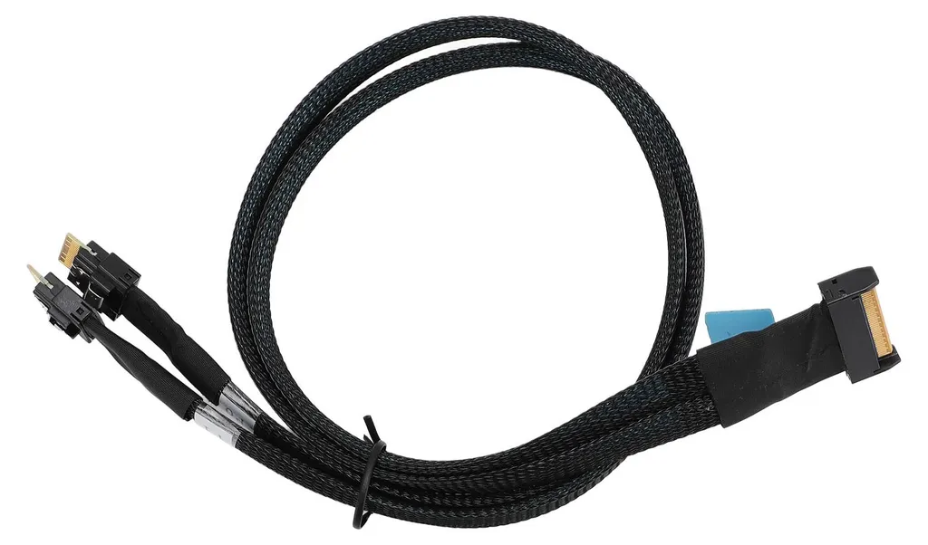 Câble MCIO 8i vers 2x SFF-8654 4i 50cm 32GT/s pour Serveur Performance