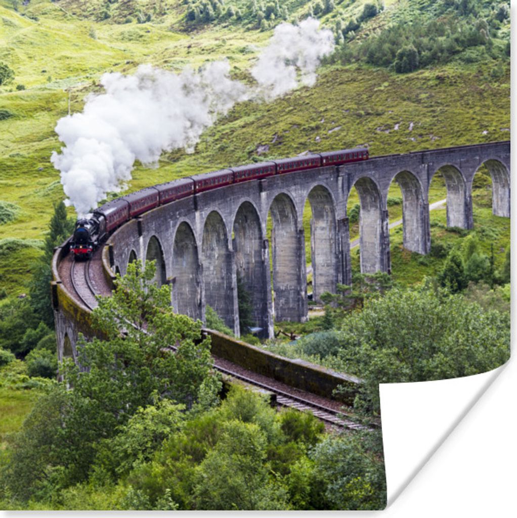 MuchoWow Poster Dampfzug inmitten der grünen Landschaft Schottlands 30x30 cm - Wandposter - Printing