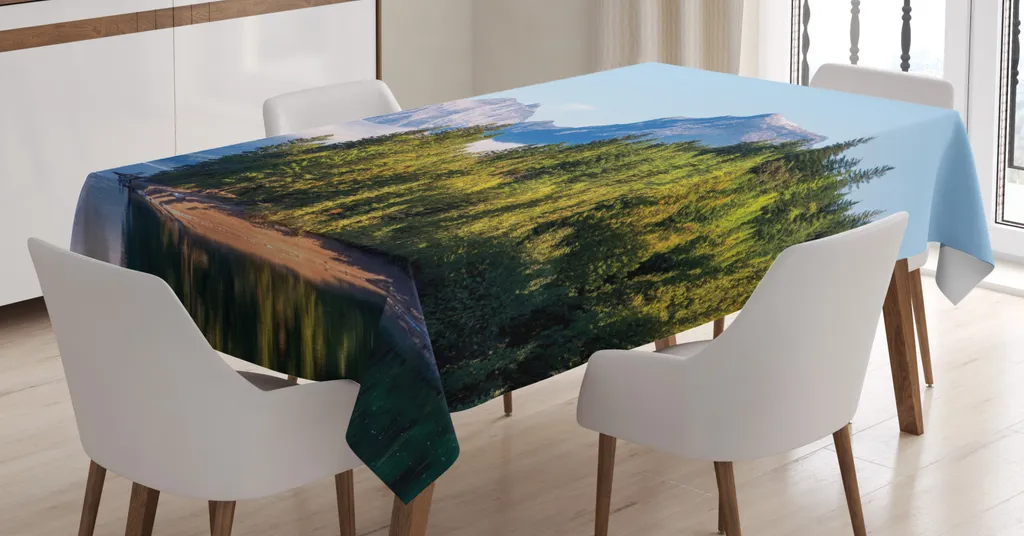 Tovaglia ABAKUHAUS Park, foresta con montagne nebbiose, facile da pulire, lavabile, resistente allo sporco e con colori chiari, stampa di alta qualità, 140 x 200 cm, multicolore