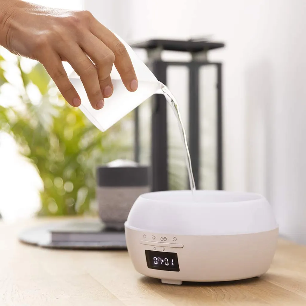 Éliminez les odeurs avec le diffuseur connecté Cecotec 5647 bois blanc - 3