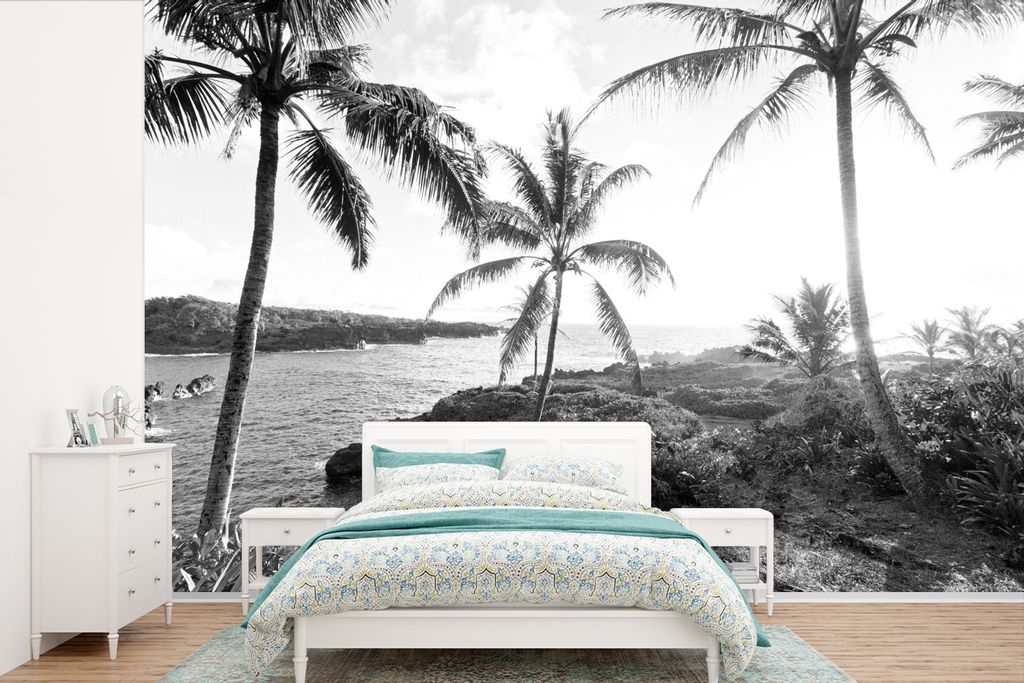 MuchoWow Fototapete für Wohnzimmer oder Schlafzimmer Wandtapete Vinyl Motivtapete Tropische Landschaft mit Palmen in Maui - schwarz und weiß - ...