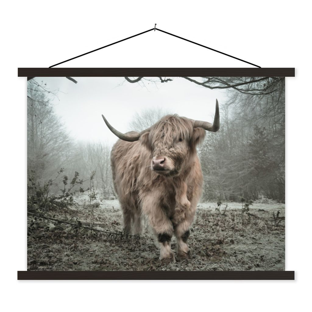 MuchoWow Textilposter Schottischer Highlander - Wald - Nebel - Kuh - Tiere - Natur 40x30 cm mit schwarzem Rahmen - Dekorationen