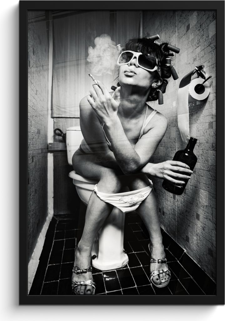 MuchoWow MuchoWow Gerahmtes Poster Frau - Vintage - Lockenwickler - Toilette - Zigarette 40x60 cm - Poster mit zchwarzem Bilderrahmen - Papierd...