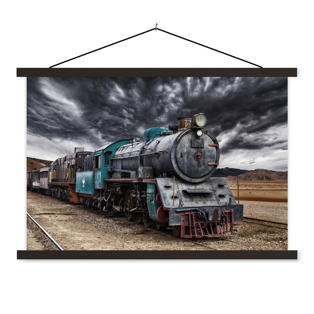 MuchoWow Textilposter Ein alter Dampfzug unter dunklem Himmel 120x80 cm mit schwarzem Rahmen - Wanddeko