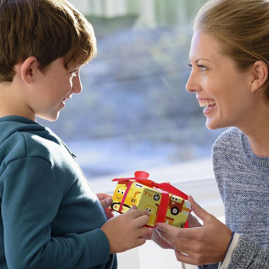 Gelbes Geschenkpapier mit Baustelle - Bagger, Traktoren und Lastwagen - Geschenkverpackung für Jungen - 6 Bögen, 50 x 70 cm.