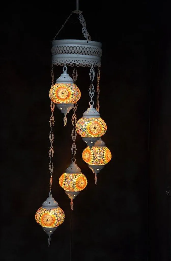 Suspension en verre coloré avec 5 boules mosaïque style oriental 120cm