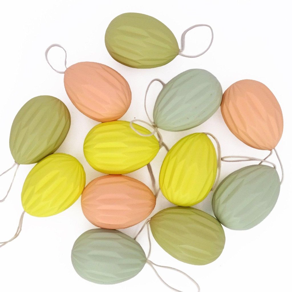 Hänge-Eier 12er-Set Kunststoff 6 cm – farblich Sortiert in Gelb, Grün & Pfirsich – Osterdeko zum Aufhängen für Zweige, Sträuße oder Fenst...