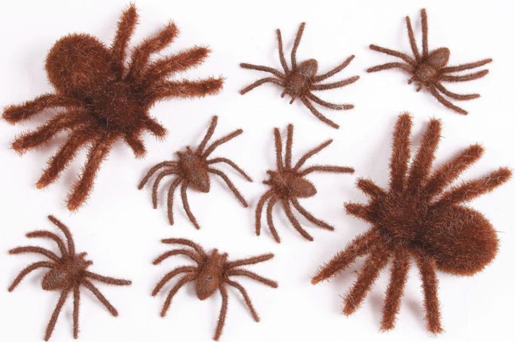 Haarige Spinnen Familie als gruselige Deko zu Halloween oder Motto Party