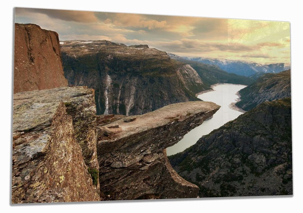 Wallario Herdabdeckplatte aus Glas, Größe 80 x 52 cm 1-teilig, Motiv Felsvorsprung über Fjord