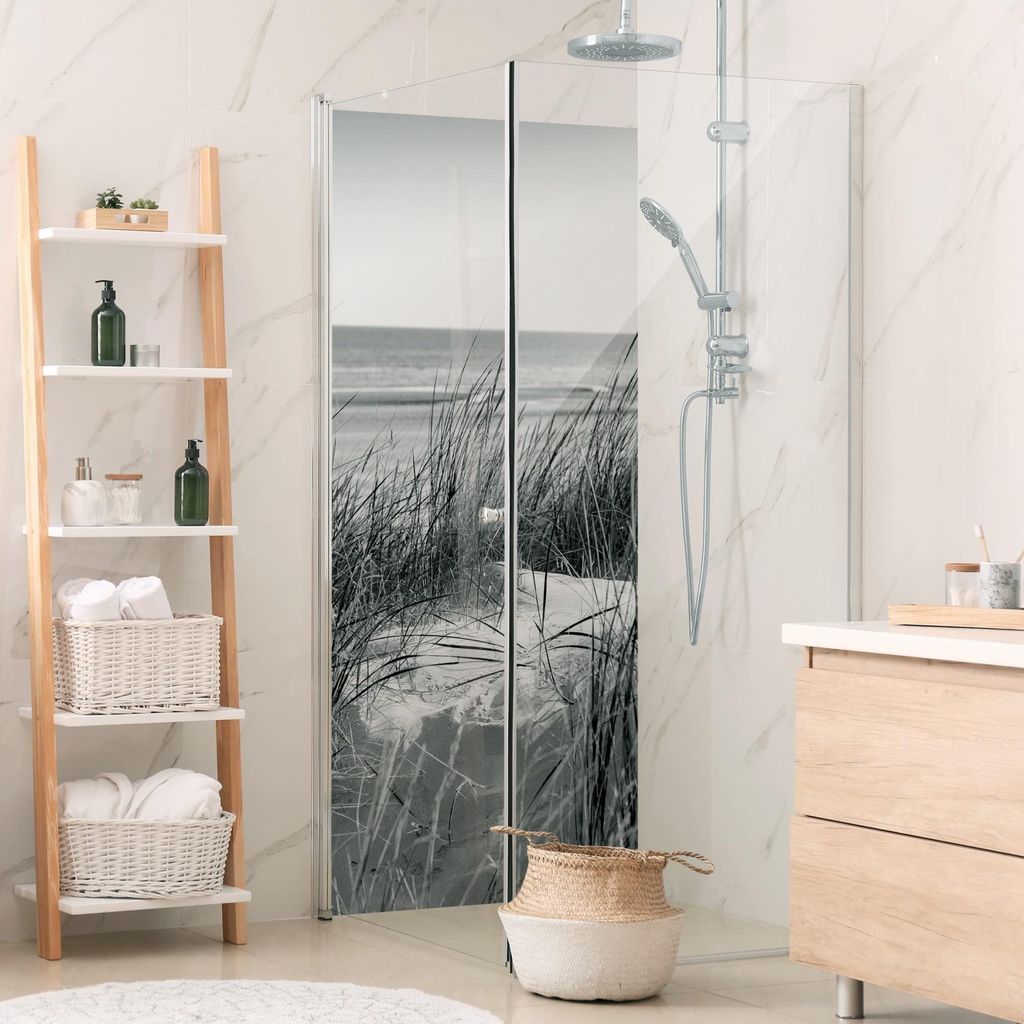 Duschrückwand Strand selbstklebend - 0.61 mm Wandpaneel wasserfest Düne schwarz weiss Maritim Badrückwand fugenlos Premium matt 100x210 cm