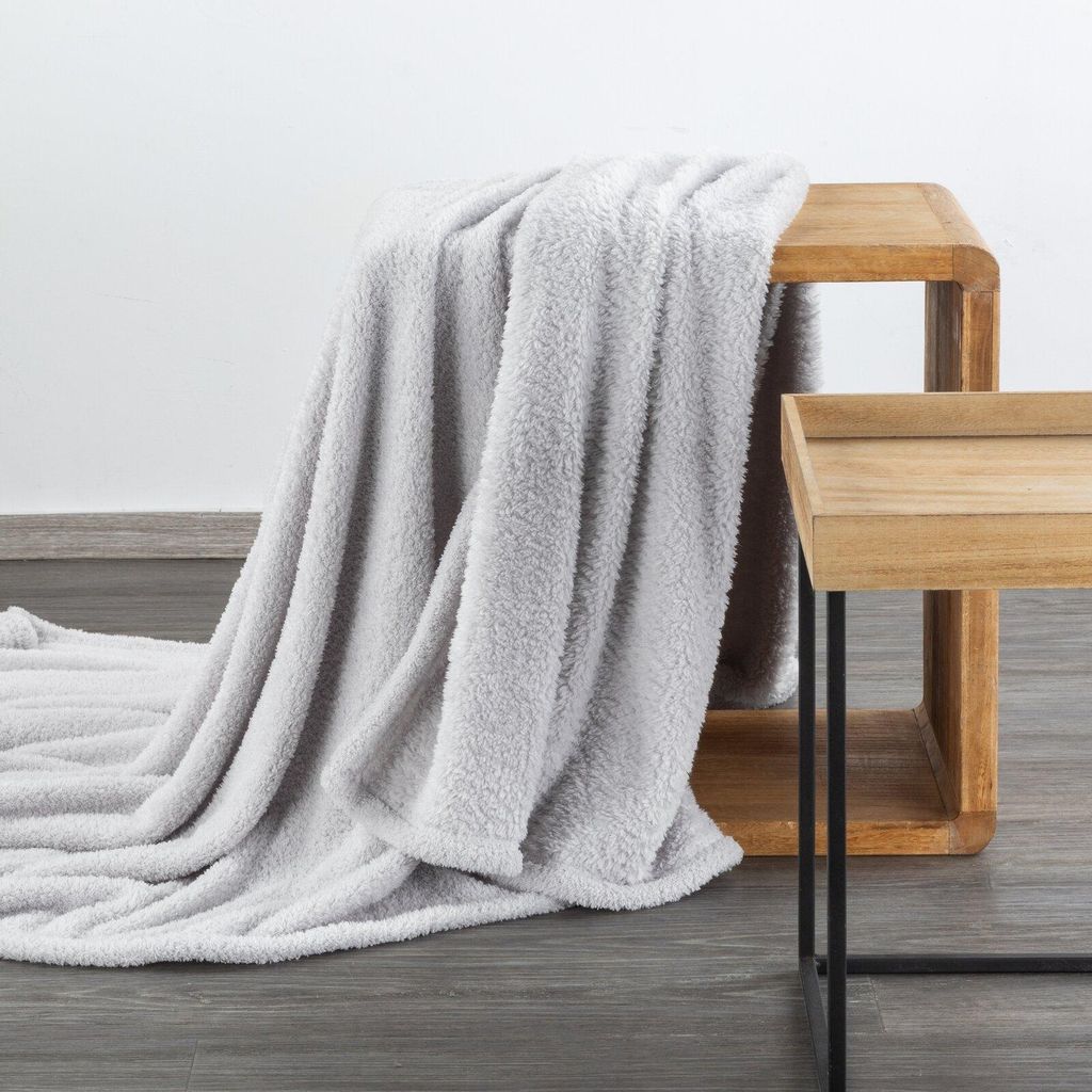 Wohndecke LORI – kuschelweich, warm & ideal für die Wintersaison Silber 70X160 cm Silber