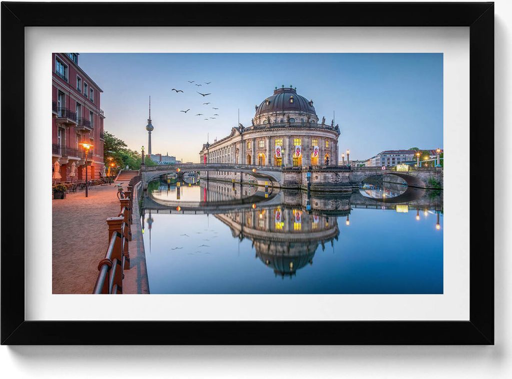 Bode-Museum in Berlin– Wandbild mit Rahmen – Gerahmtes Bild – Wanddekoration – 30x20 cm – Schwarz Rahmen