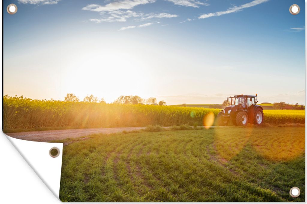 MuchoWow 60x40 cm Outdoor-Poster Gartendeko Sichtschutz Garten Poster für den Garten Traktor - Gras - Sonnenuntergang