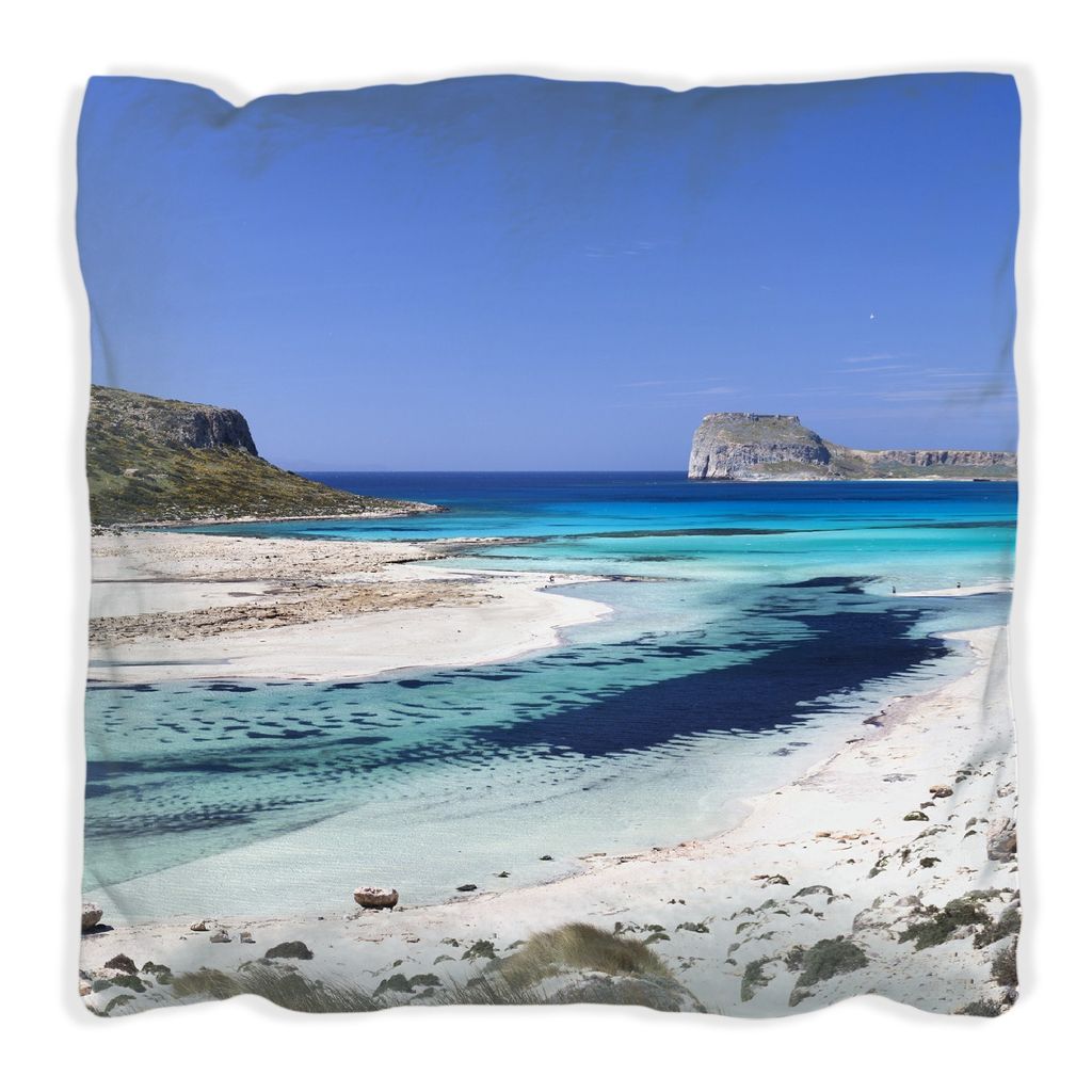 Wallario Premium Kissen, weiche Oberfläche, mit Motiv Einsame Bucht mit weißem Sand und klarem Wasser, Größe: 60 x 60 cm, mit weißer Rückseite