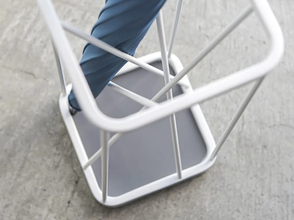 Rangement parapluie moderne blanc Yamazaki NINE idéal pour petit hall