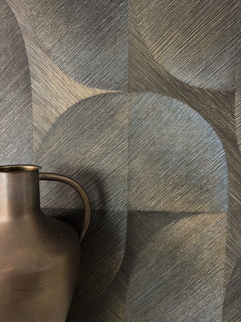NEWROOM Tapete Braun Vliestapete Muster - Mustertapete Modern Dunkelbraun Grau Linien Verlauf Retro Geometrisch 3D-Optik