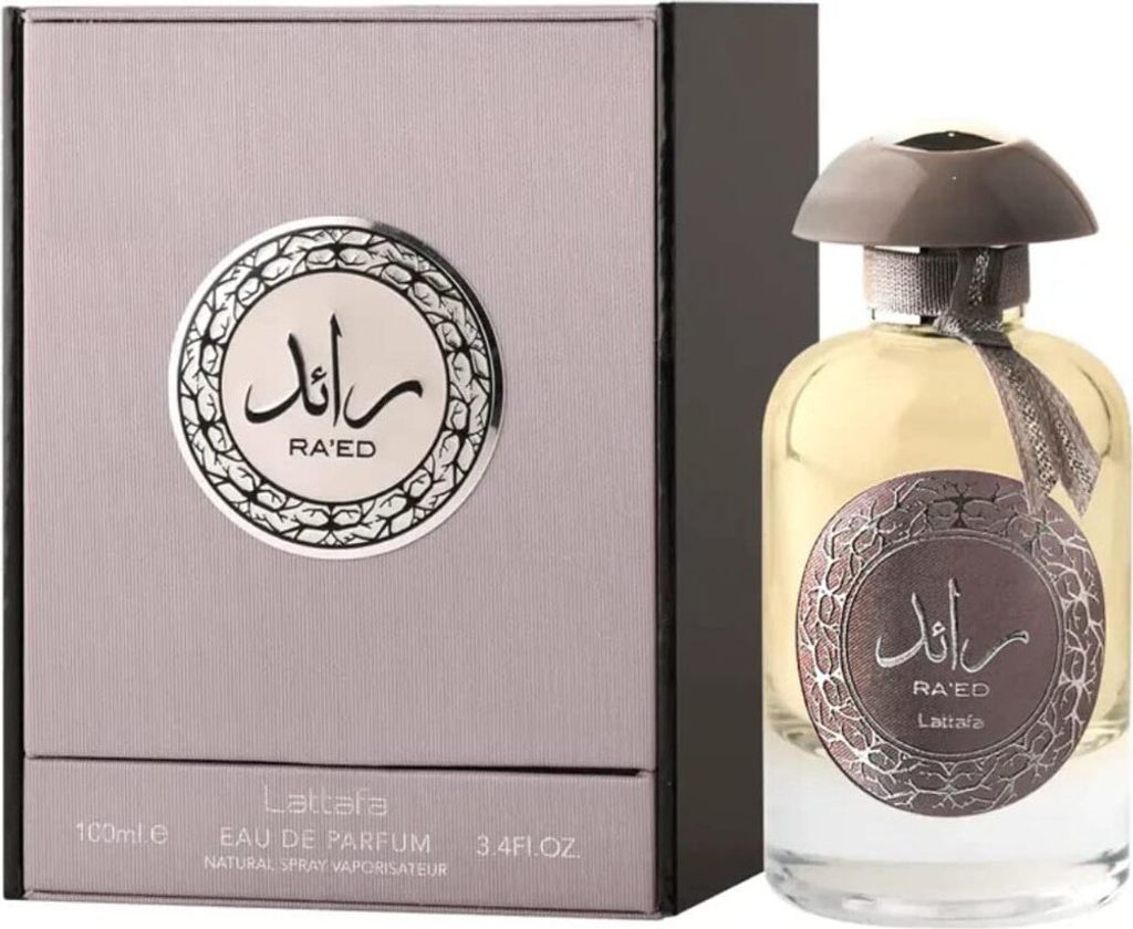 A perfume bottle and its box are displayed side-by-side against a white background.