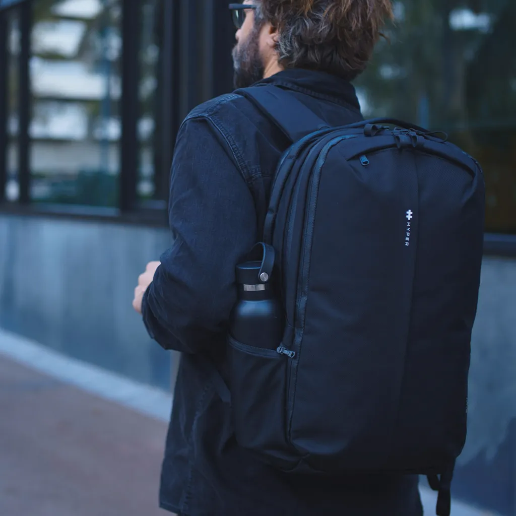 HyperPack Pro Noir : Sac à dos avec Tracker Intégré et Protection RFID