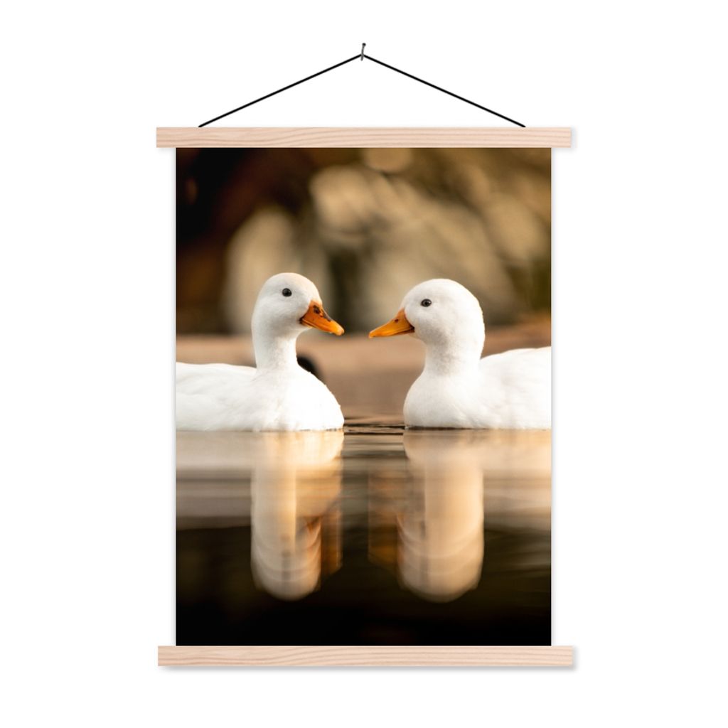 MuchoWow Textilposter Ente - Weiß - Tiere - Wasser - Vogel - Enten 120x160 cm mit holzfarbenen Rahmen - Plakatkarton