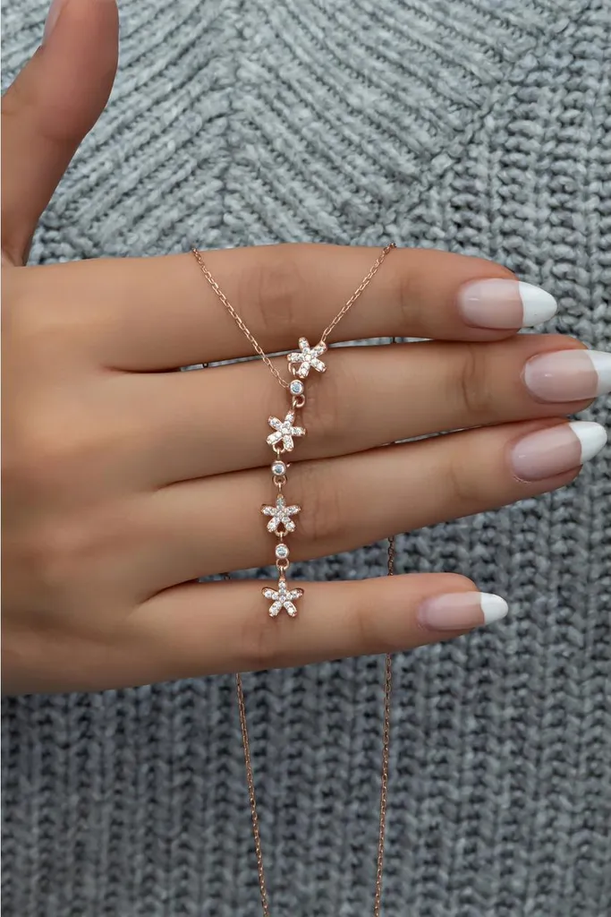 Collier floral en argent 925 et zircone, bijou narcisse élégant pour femme