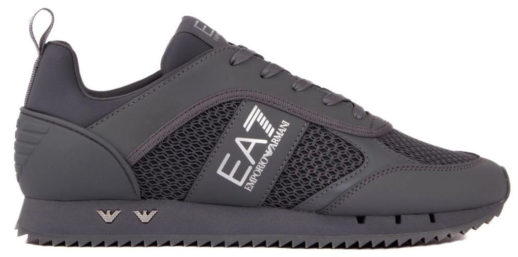 Emporio Armani Signature Bekleidung mit sportlichem Design für Alltag und Freizeit