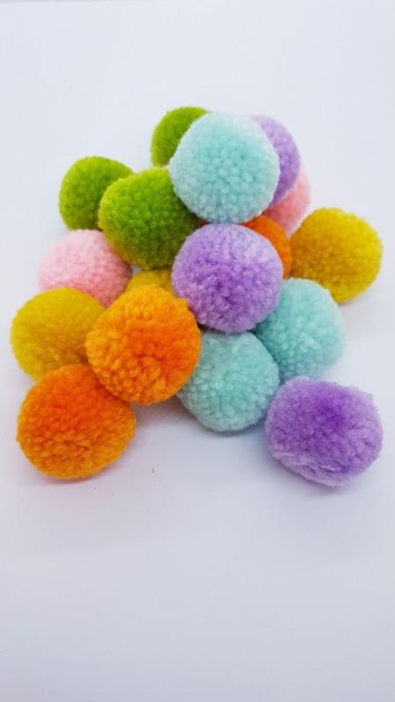 Plüsch-Pompons, bunt, Pastell, 3 cm, 18 Stück.