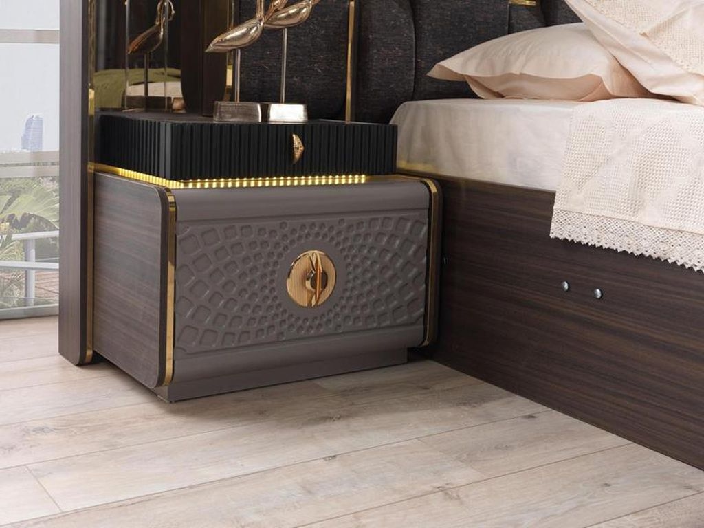 Bett Nachttisch Braun im Schlafzimmer moderne Möbel stilvoller Möbel Luxus