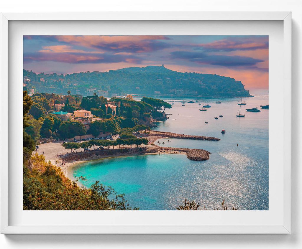 Blick auf die Côte d'Azur– Wandbild mit Rahmen – Gerahmtes Bild – Wanddekoration – 80x60 cm – Weiß Rahmen