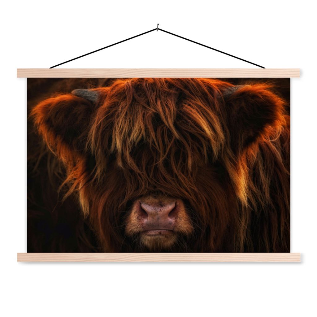 MuchoWow Textilposter Schottischer Highlander - Kuh - Schwarz - Porträt 120x80 cm mit holzfarbenen Rahmen - Aufhängeset