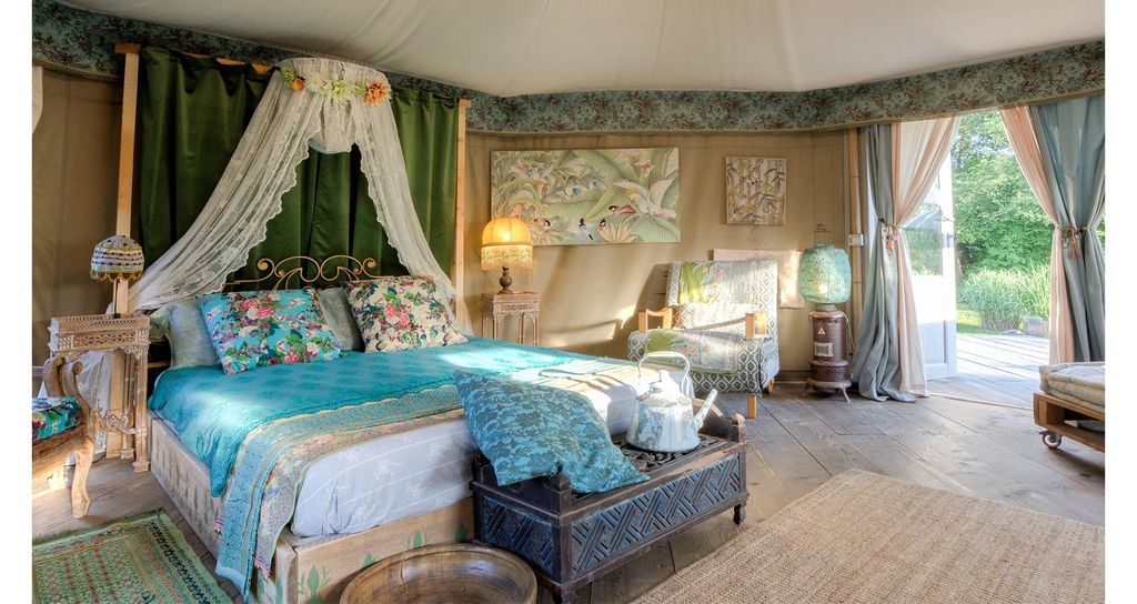 Jochen Schweizer Glamping-Lodge Tent Übernachtung Mirano bei Venedig für 2 (1 Nacht); Erlebnis verschenken oder selbst erleben; Gutschein gülti...