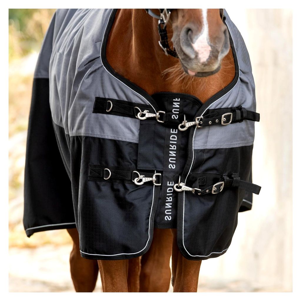 Brusterweiterung für Pferdedecken aus weichem Polarfleece und 1200D Ripstop (M/125-135 cm, schwarz)