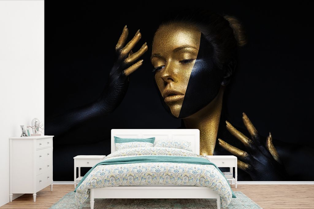 MuchoWow Fototapete für Wohnzimmer oder Schlafzimmer Wandtapete Vinyl Motivtapete Make-up - Kunst - Frau - Luxus - Gold - 360x240 cm - Vinyl-Tapete