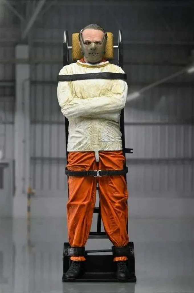 Figurine Hannibal Lecter Neca 18cm : Le Réalisme du Film à Domicile