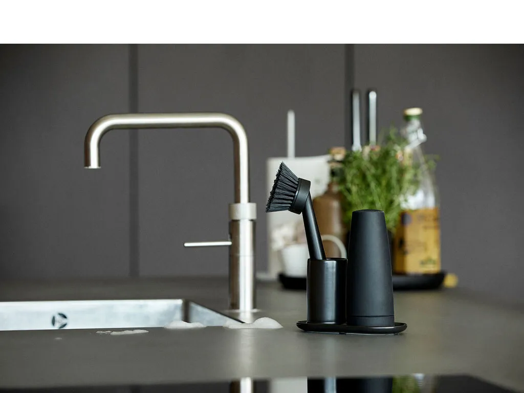 Kit Vaisselle Silicone Noir Zone Denmark Singles avec Support Flexible - 5