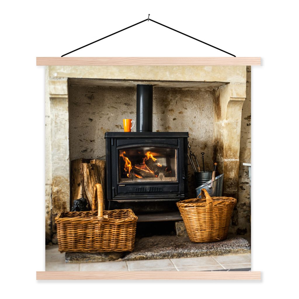 MuchoWow Textilposter Kamin in einem Wohnzimmer 60x60 cm mit holzfarbenen Rahmen - Wanddekoration
