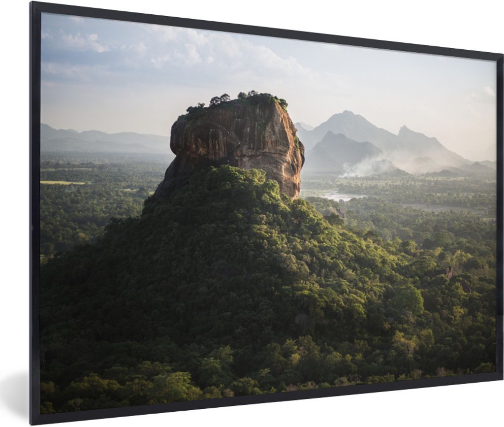 MuchoWow Gerahmtes Poster Sonnenuntergang hinter dem Sigiriya in Sri Lanka 30x20 cm - Poster mit Schwarzem Bilderrahmen Wandposter Rahmen Foto Bi...