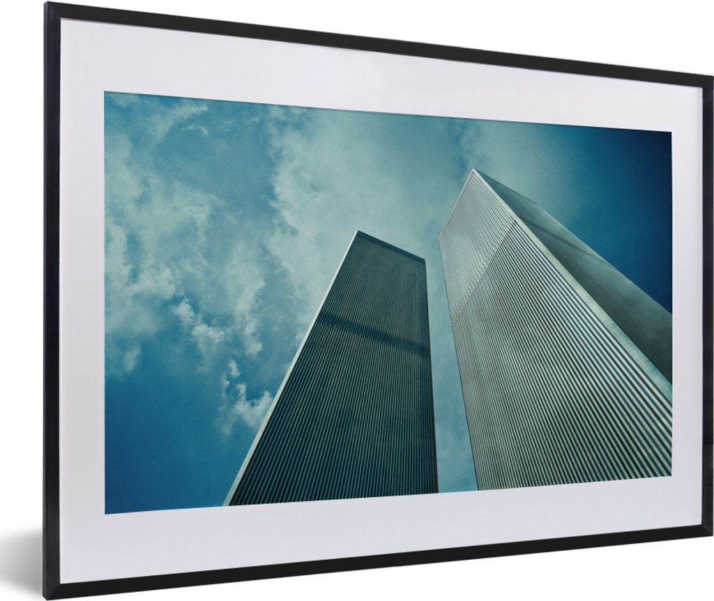 MuchoWow MuchoWow Gerahmtes Poster Ansicht der Türme des World Trade Center in New York von unten 60x40 cm - Poster mit zchwarzem Bilderrahmen...