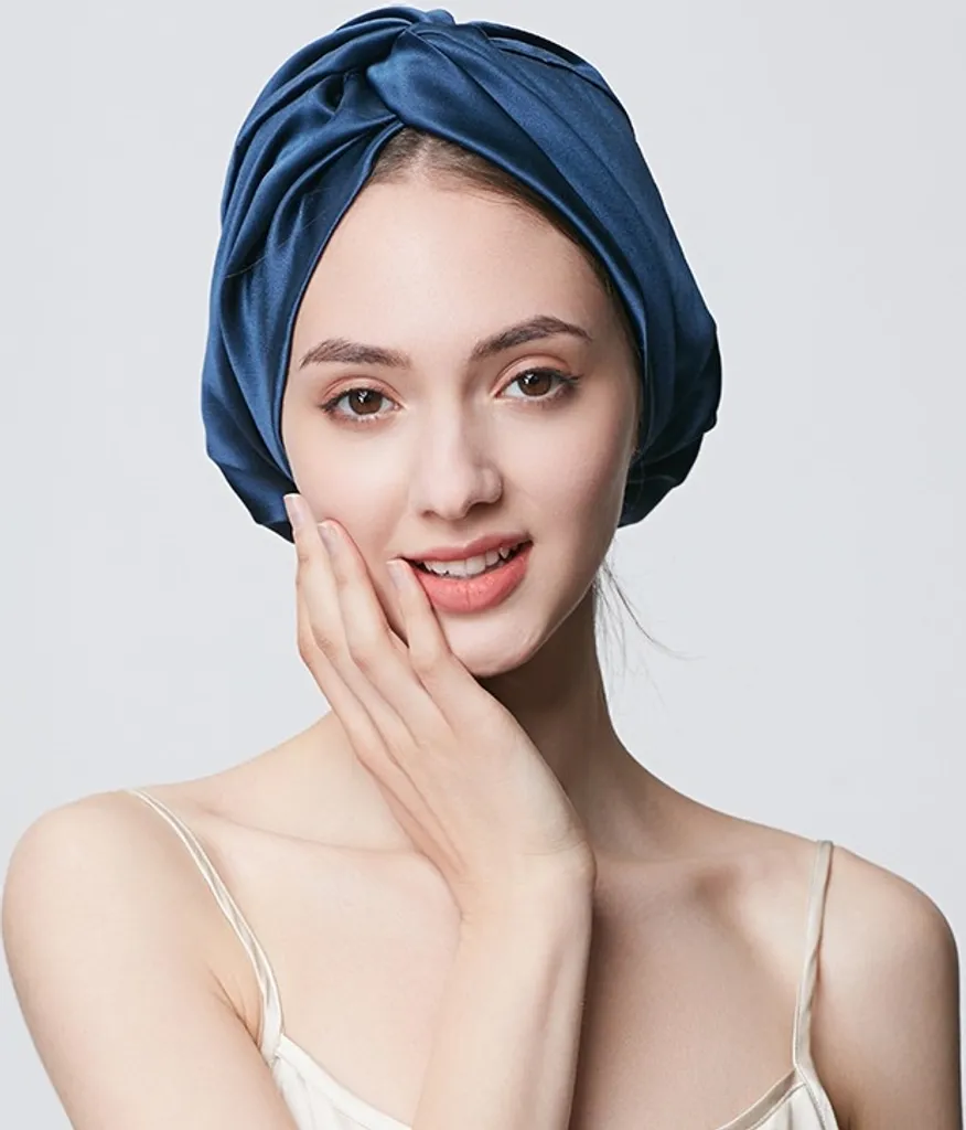Bonnet de nuit en satin bleu INF pour protéger les cheveux bouclés