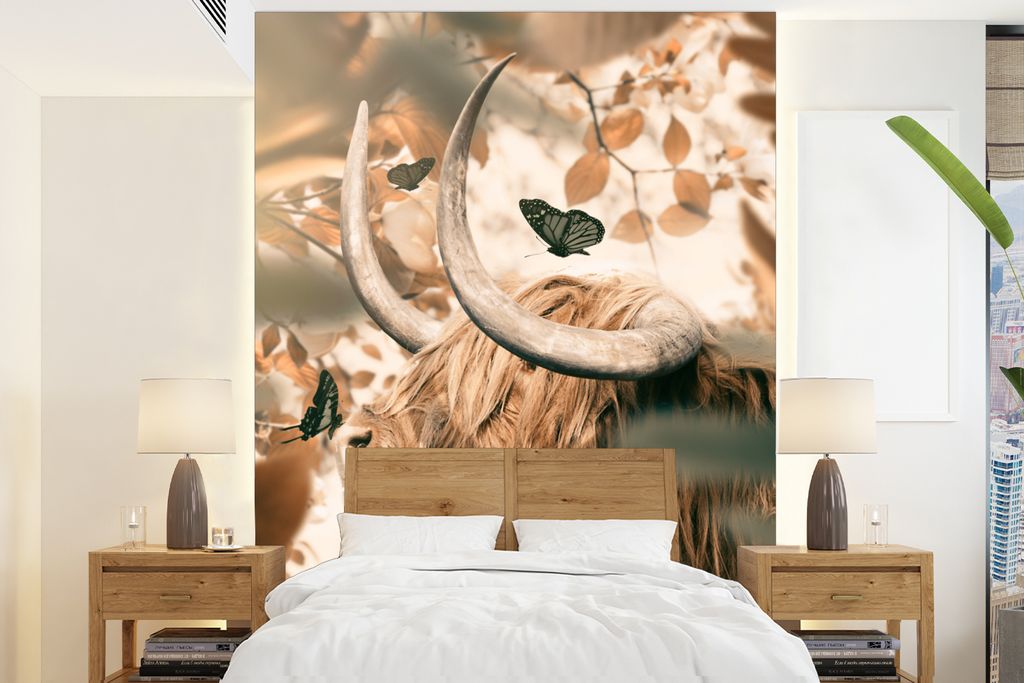 MuchoWow Fototapete für Wohnzimmer oder Schlafzimmer Wandtapete Vinyl Motivtapete Schottische Highlander - Schmetterlinge - Hoorn - 205x280 cm -...