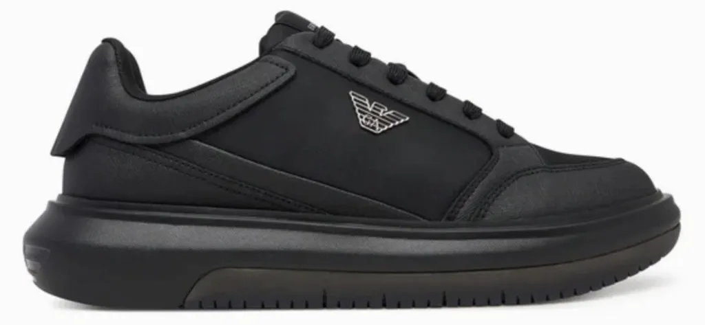 Chaussures Armani X4X633XR325K001 : Baskets de Luxe pour Homme Noires