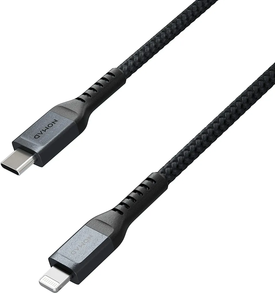Câble USB-C Lightning 1.5m Nomad en Polyamide pour charge iPhone de bureau - 7