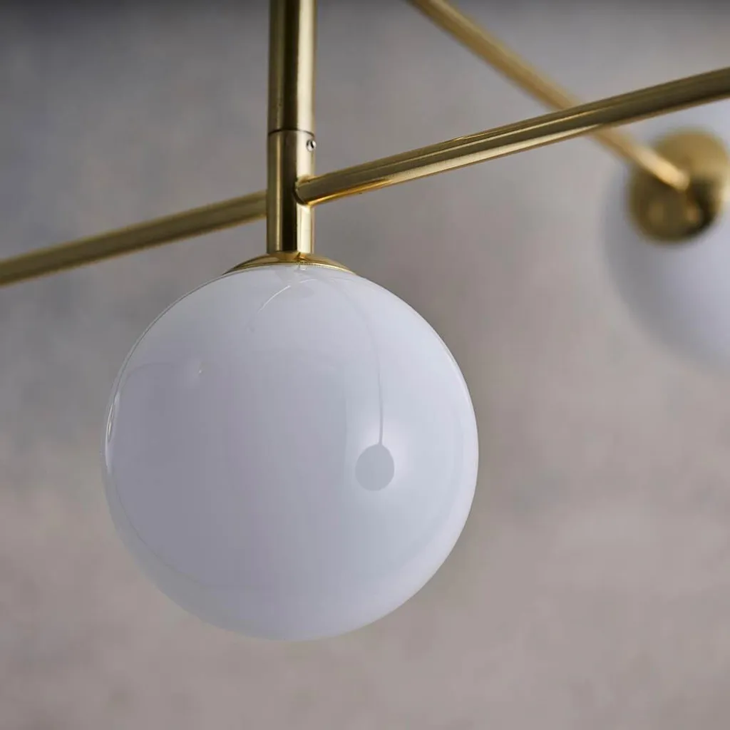 Plafonnier Design Doré : Comment Sublimer un Plafond Vide avec Style - 6
