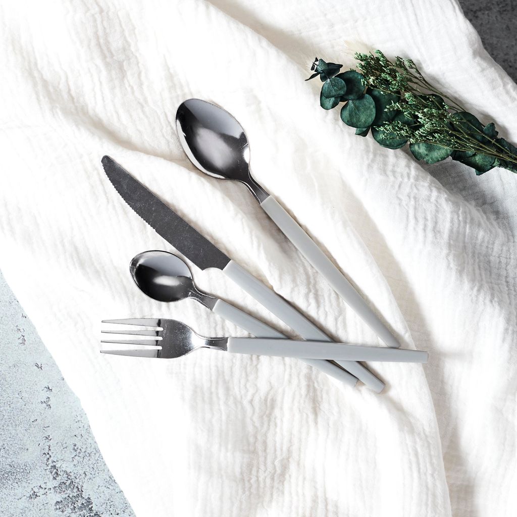 Essentielles 16-teiliges Besteckset