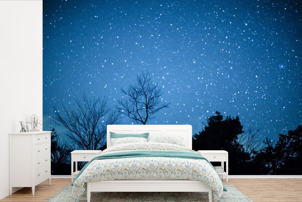 MuchoWow Fototapete für Wohnzimmer oder Schlafzimmer Wandtapete Vinyl Motivtapete Sternenhimmel - Wald - Blau - 420x280 cm - Zimmer für Kinder