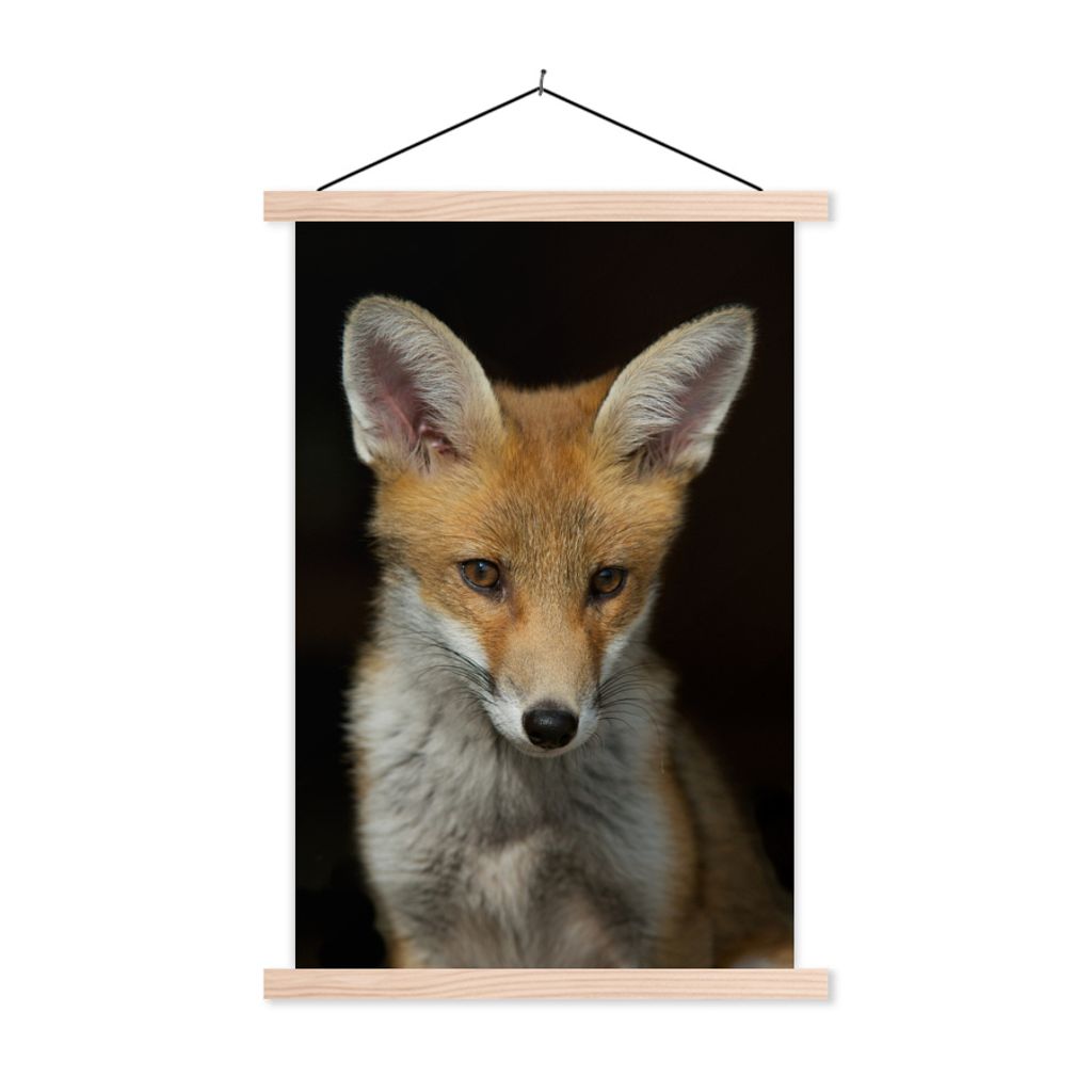 MuchoWow Textilposter Fuchs - Porträt - Schwarz 120x180 cm mit holzfarbenen Rahmen - Textil-Plakat